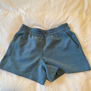 Lululemon Softstreme High-Rise Short 4” | Size 10 | Utility Blue